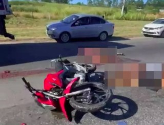 Grave acidente na BR-101, em Itaboraí: moto com quatro pessoas colide com ônibus e deixa dois mortos