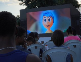 Cinema na praça reúne famílias de Santa Izabel em São Gonçalo