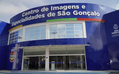 Moradora de São Gonçalo aguarda há meses por ressonância magnética e sofre com dores intensas