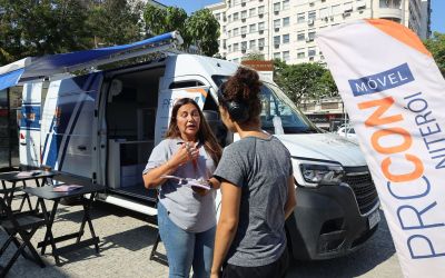 Dia do Consumidor: Procon Niterói realiza ação de conscientização na Praça Arariboia